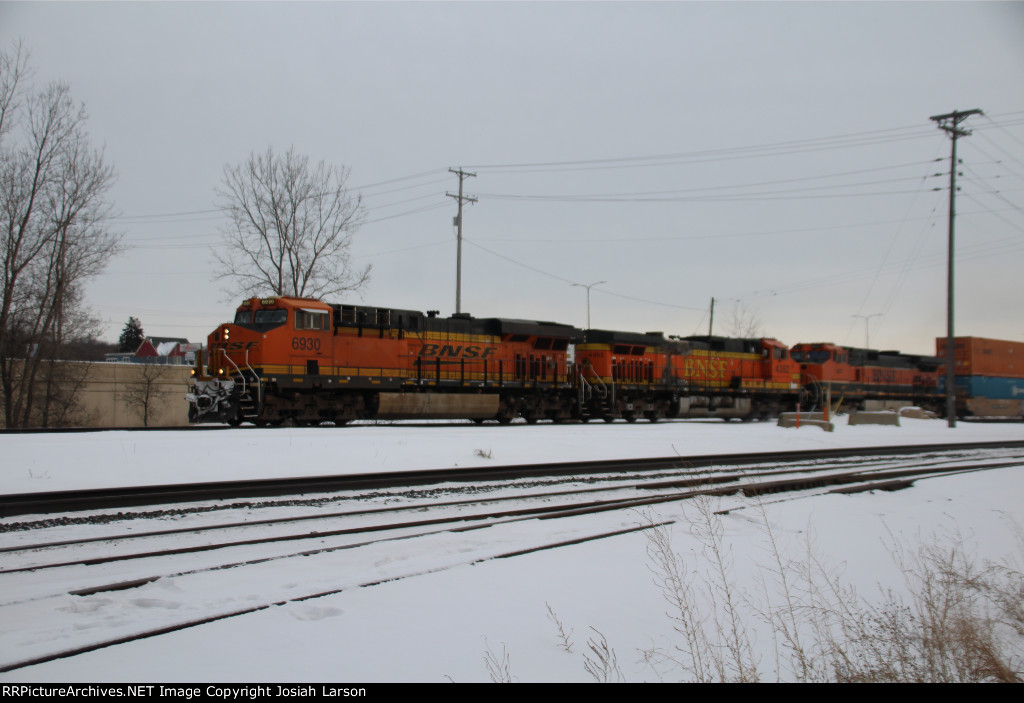 BNSF 6930 West